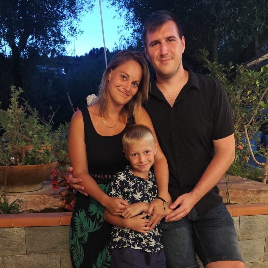 Italienurlaub Marina di Camerota – unser authentischer Reisebericht aus Süditalien IMG 20250723 WA0001 edited Familienfoto auf Reisen – Urlaubsmoment mit Kind in mediterraner Kulisse Italienurlaub Marina di Camerota – genau darum geht es in diesem Beitrag.