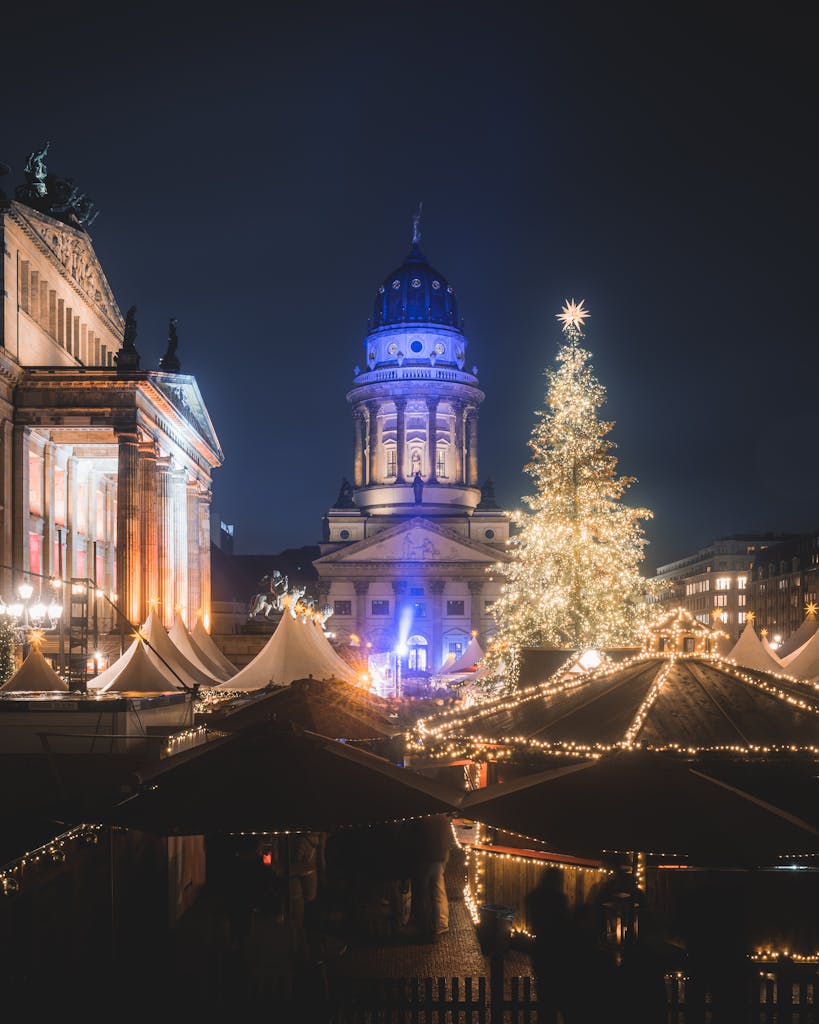 Berliner Weihnachtsmarkt am Gendarmenmarkt am Bebelplatz