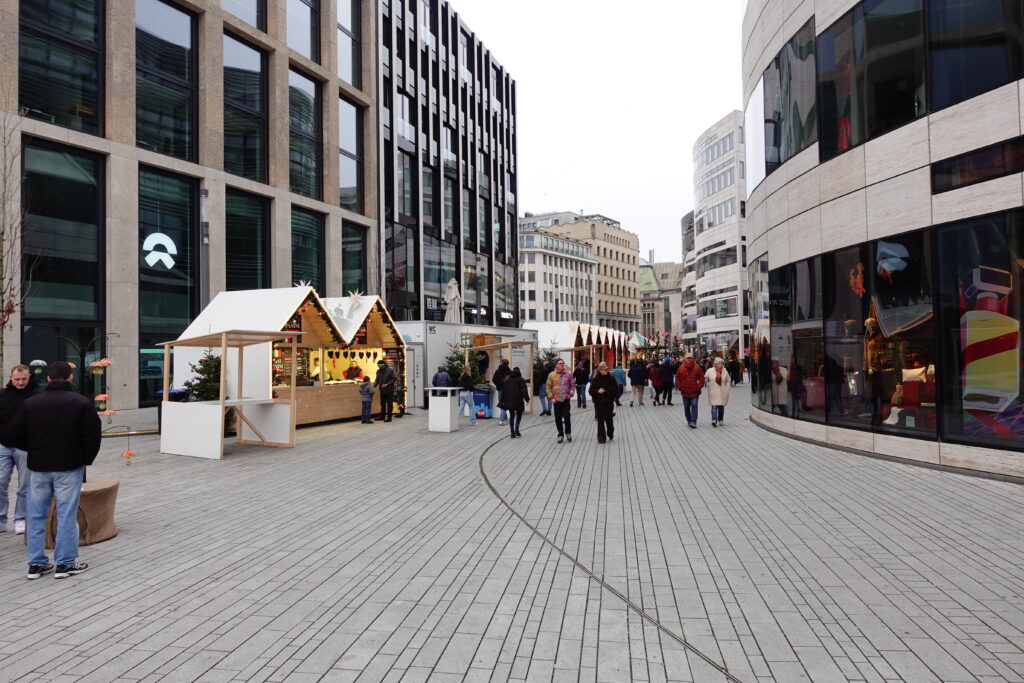 weihnachtsmarkt in Düsseldorf am Shadowplatz