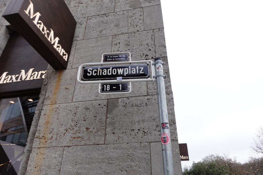 weihnachtsmarkt in Düsseldorf am Shadowplatz