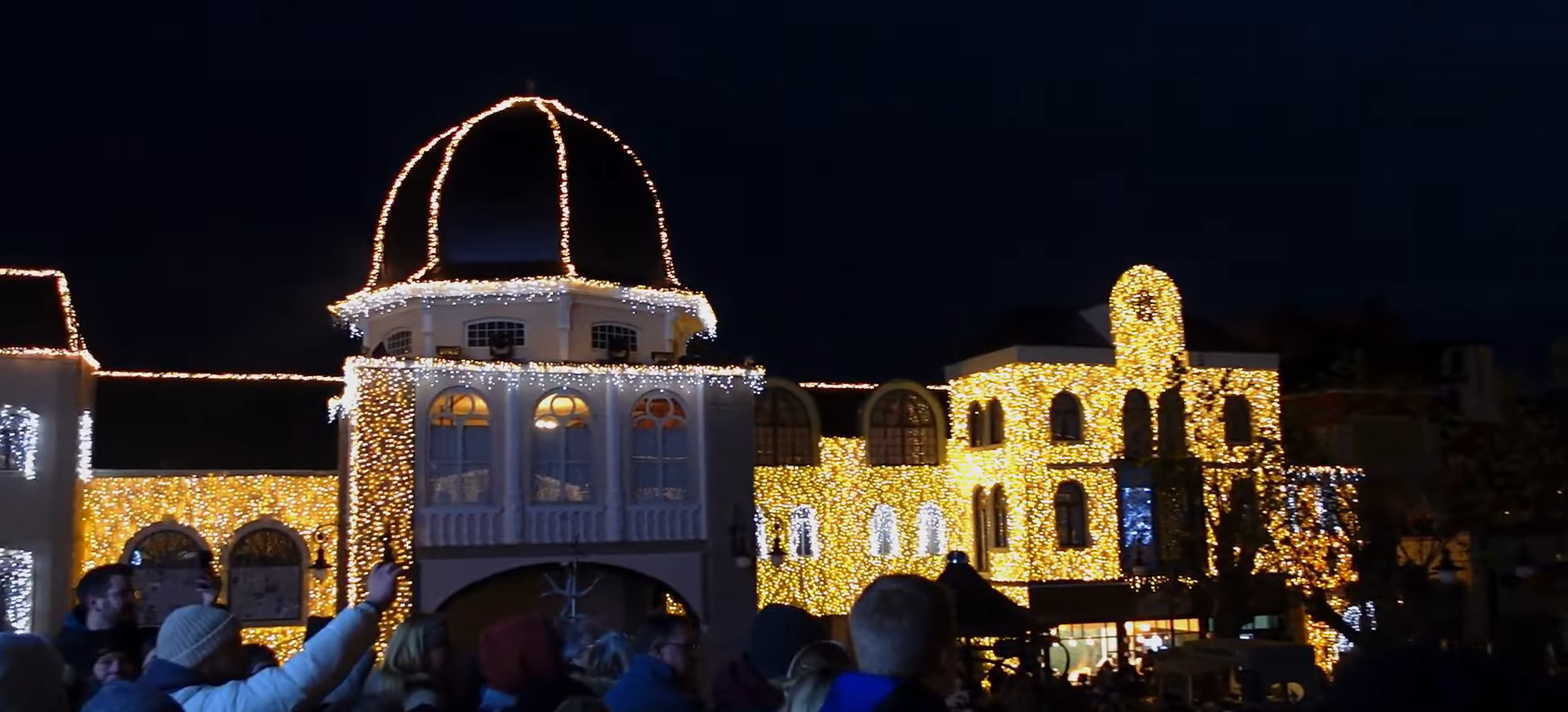 Winterausrüstung: Flasche, Handschuhe, Decken