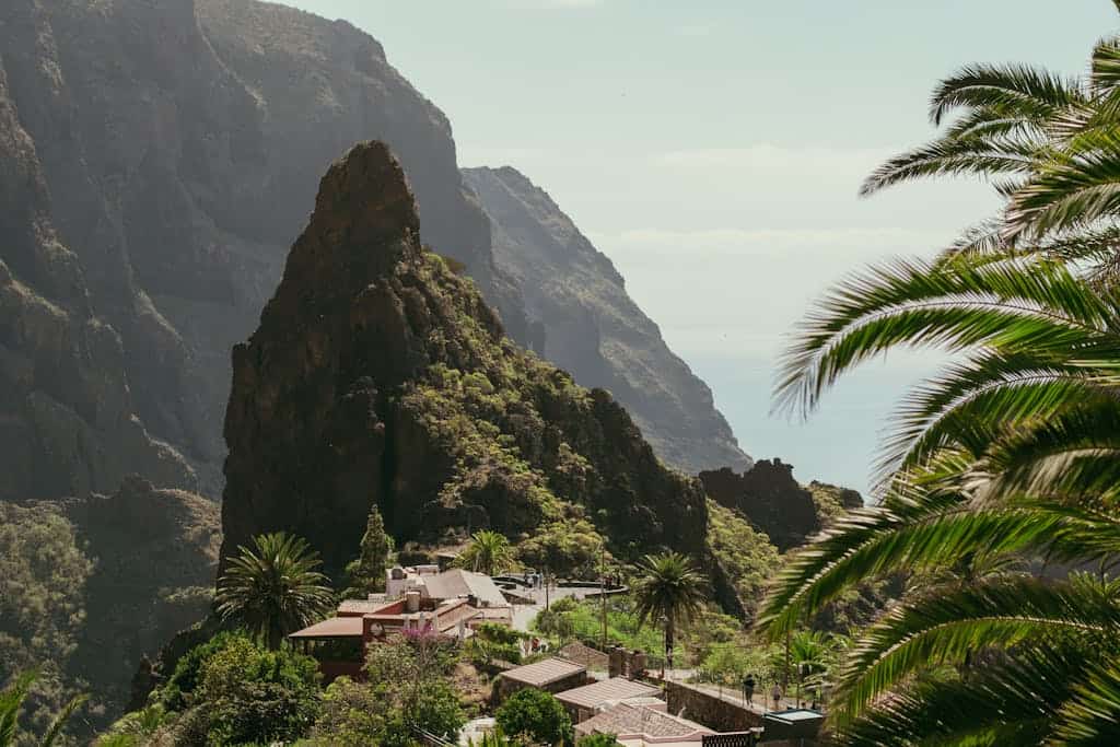 Die schönsten Orte auf Teneriffa – Städte, Dörfer & Küstenorte breathtaking landscape of masca village nestled in tenerifes lush mountains canary islands. 17225442 Masca Schlucht Teneriffa die schönsten Urlaubsorte auf Teneriffa