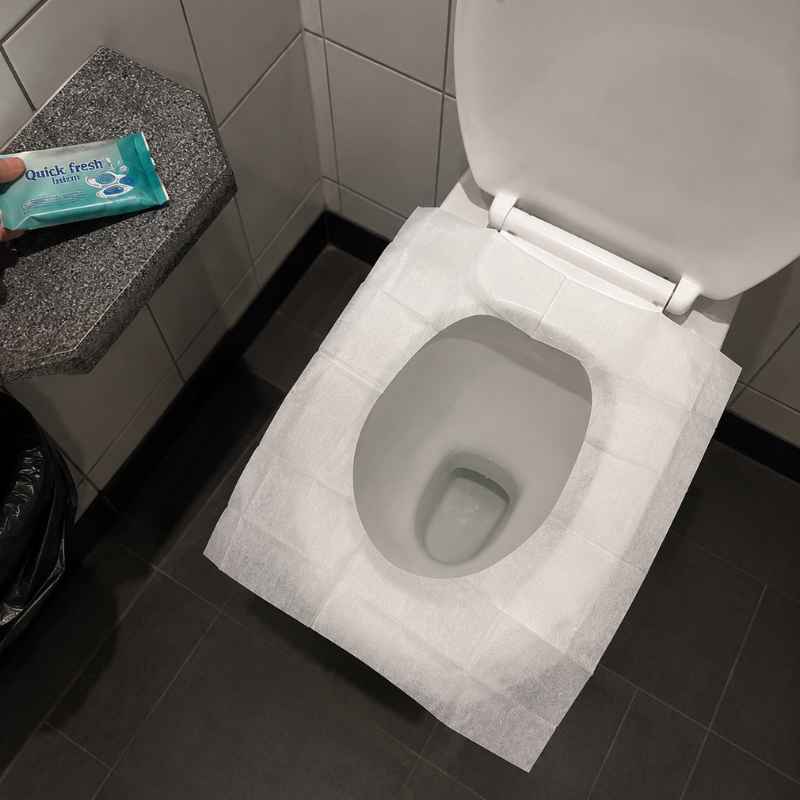 Roadtrip Italien Packliste: Das brauchst du wirklich im Auto Artikelbilder fuer spaltenlayout 15 Toilettensitz mit Hygienepapier bedeckt