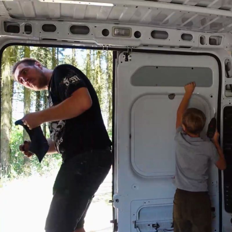 %fil Transporter entkernen: Schritt für Schritt zum leeren Camper